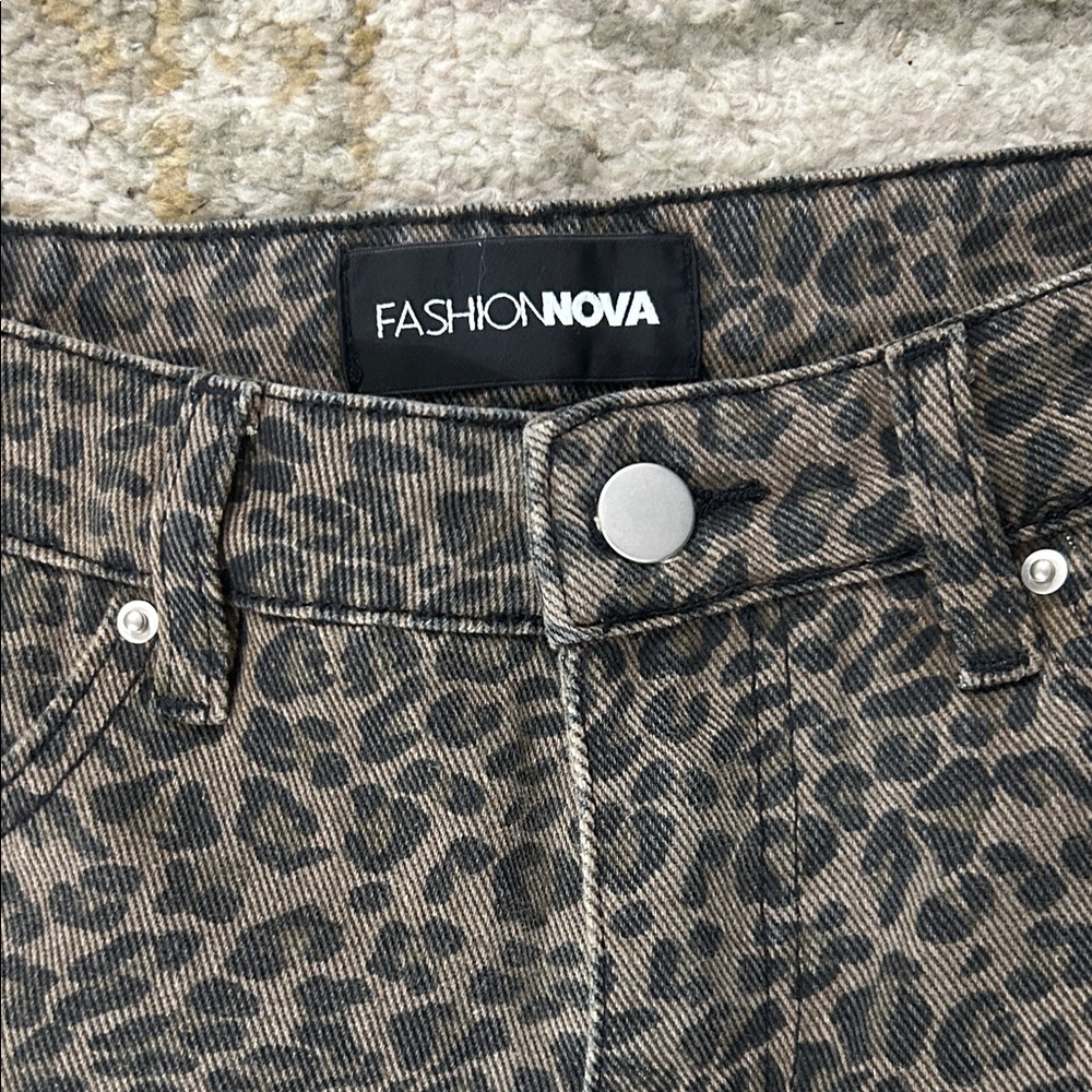 Fashion Nova Women's Olive Leopard Cargo Straight Leg Jeans - Picture 2 of 7